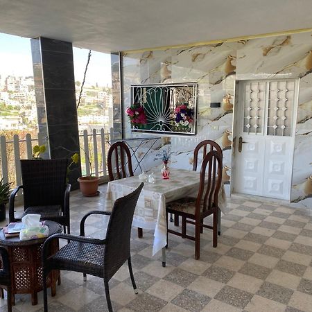 Huseein Rooms جرش المظهر الخارجي الصورة